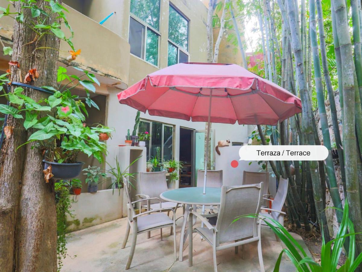Guest House La Aldea Holistic Experience Канкун Экстерьер фото