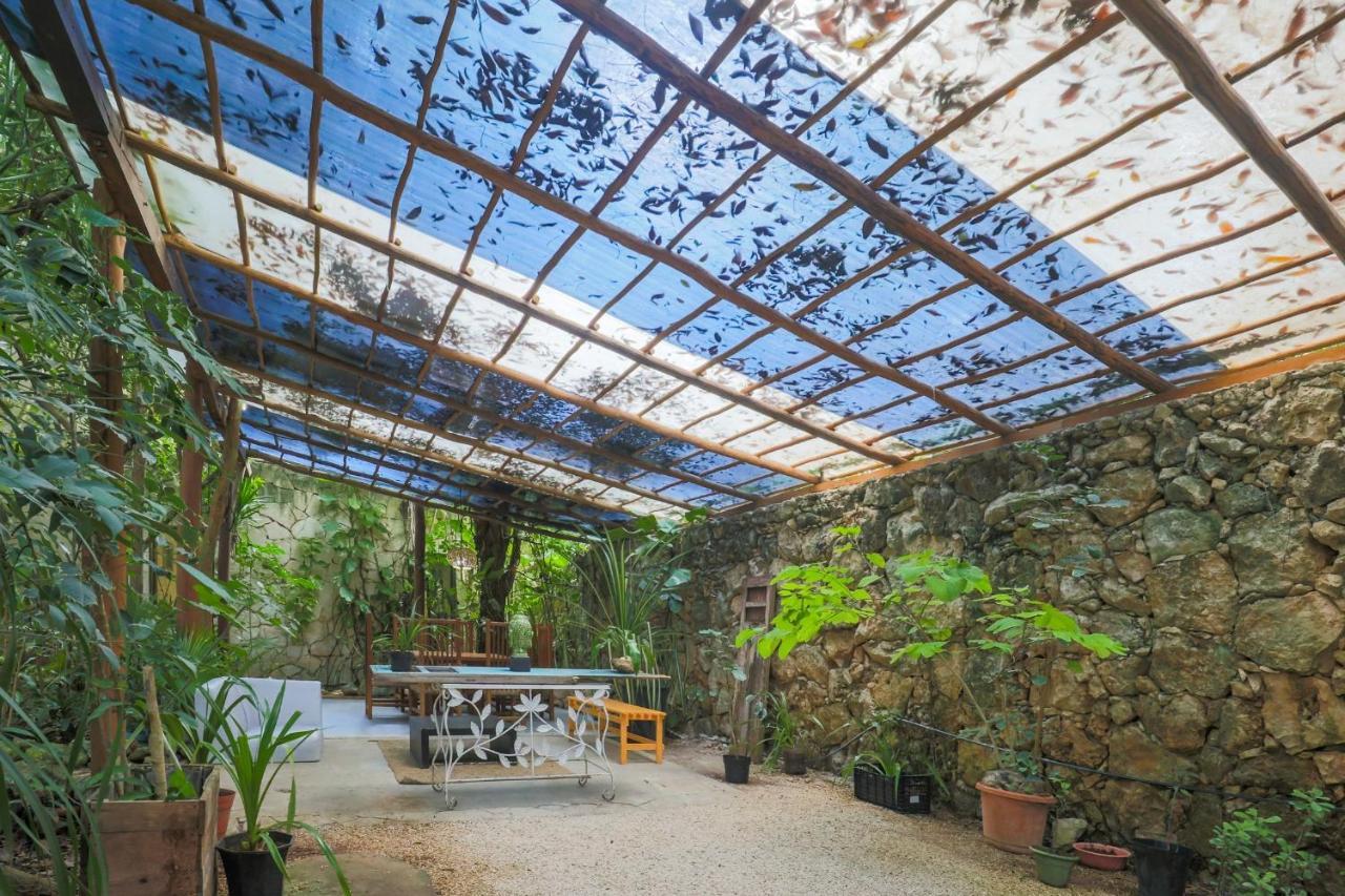 Guest House La Aldea Holistic Experience Канкун Экстерьер фото