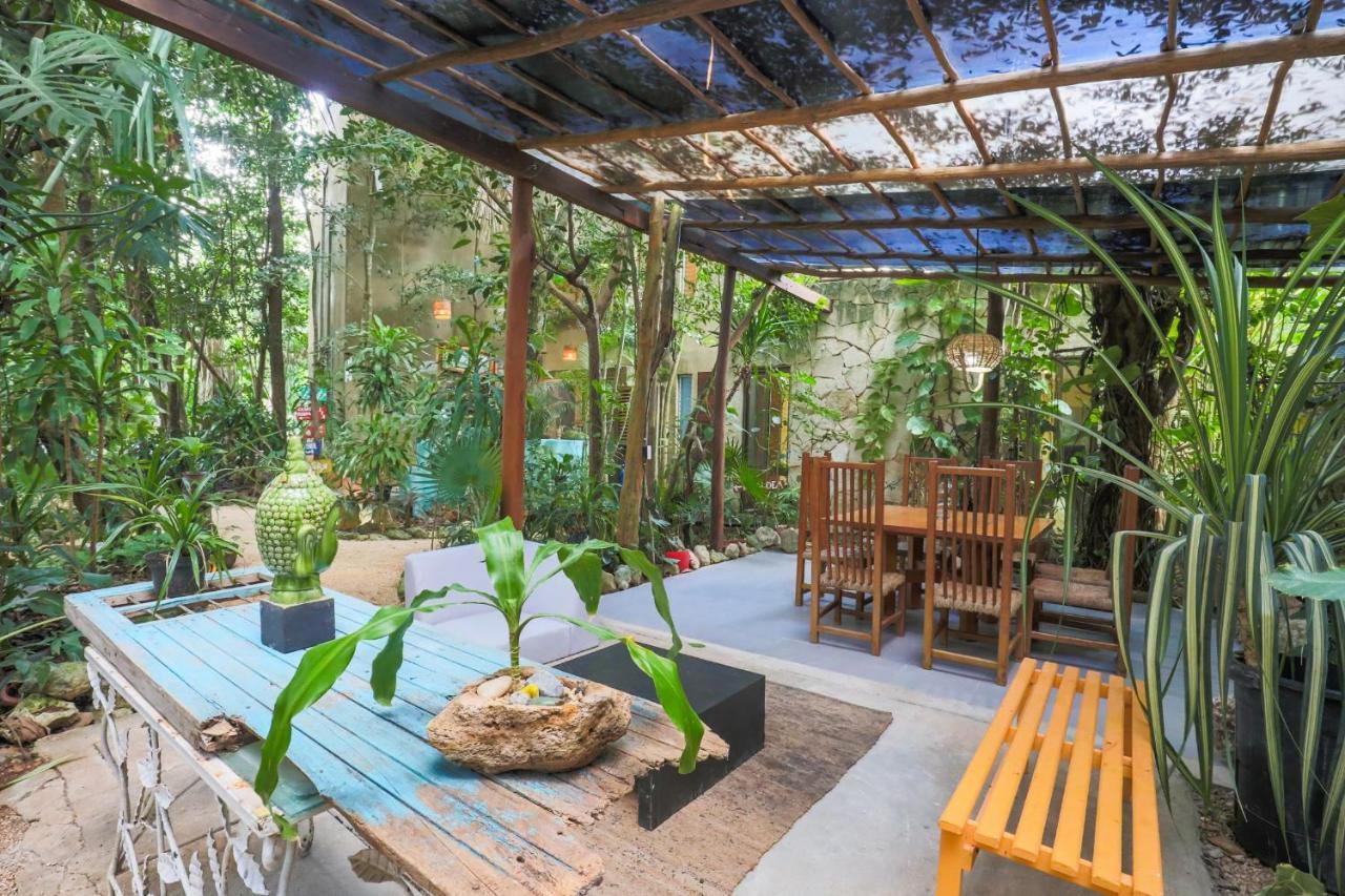 Guest House La Aldea Holistic Experience Канкун Экстерьер фото