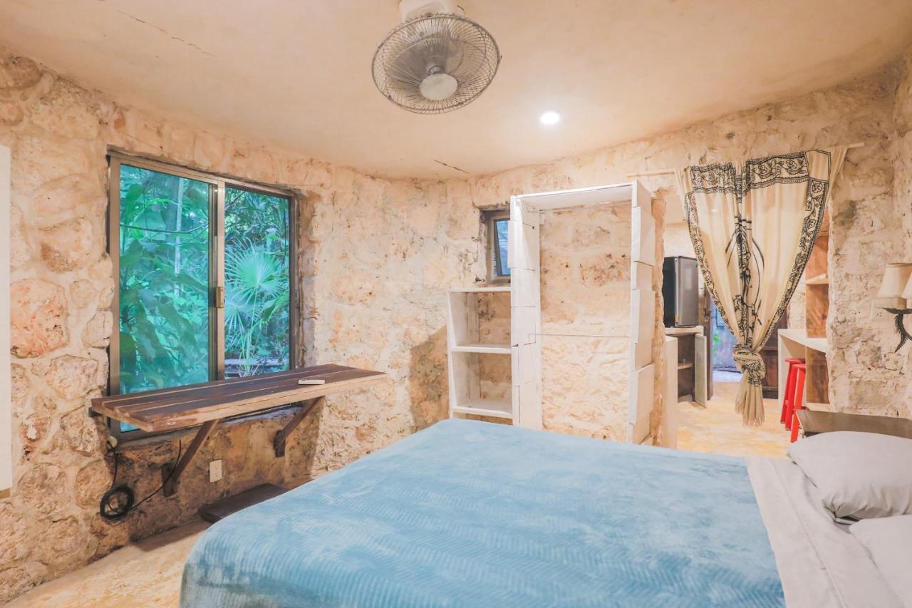 Guest House La Aldea Holistic Experience Канкун Экстерьер фото